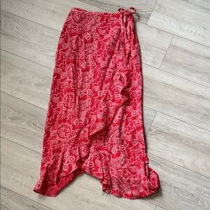 Universal Thread Red Floral Skirt size S